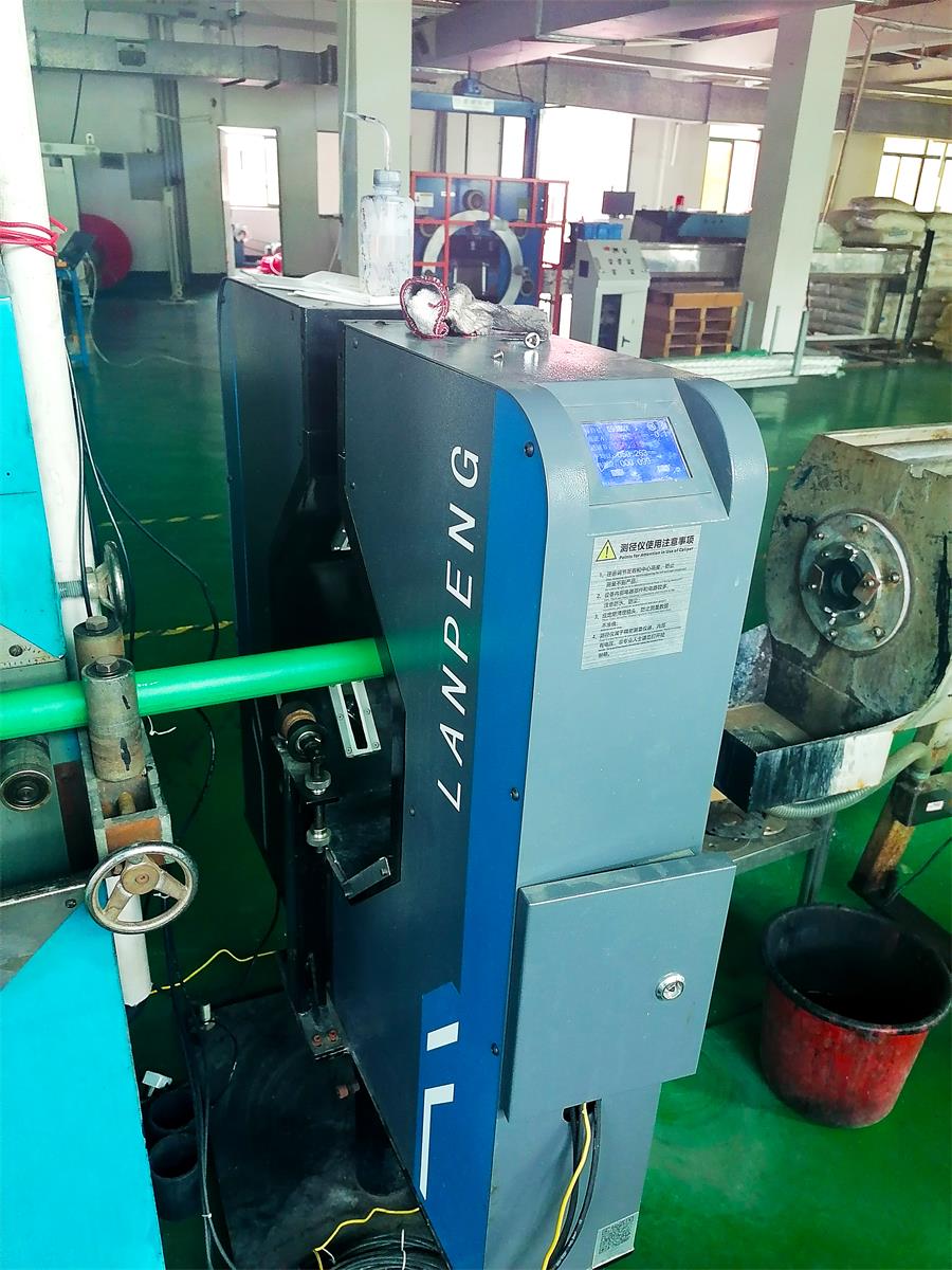 63ff15750f700.jpg 双轴测径仪.jpg